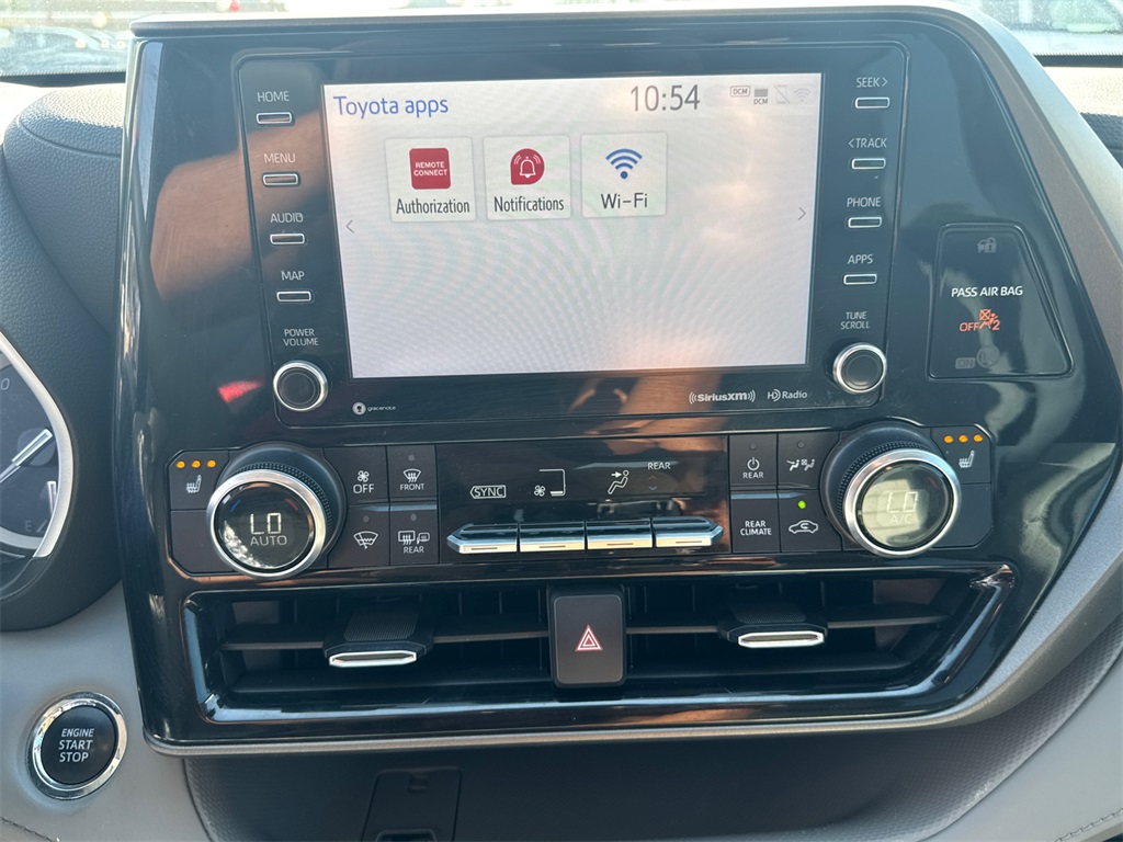 2022 Toyota Highlander XLE photo 26
