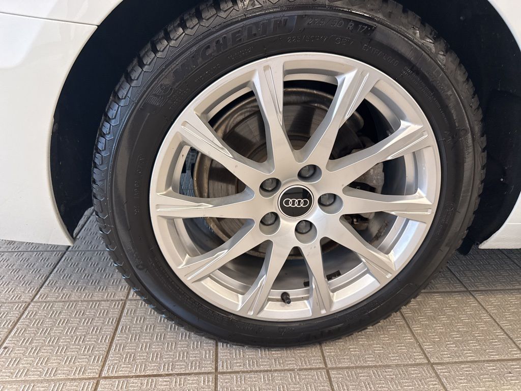 2021 Audi A4 40 Premium Quattro photo 8