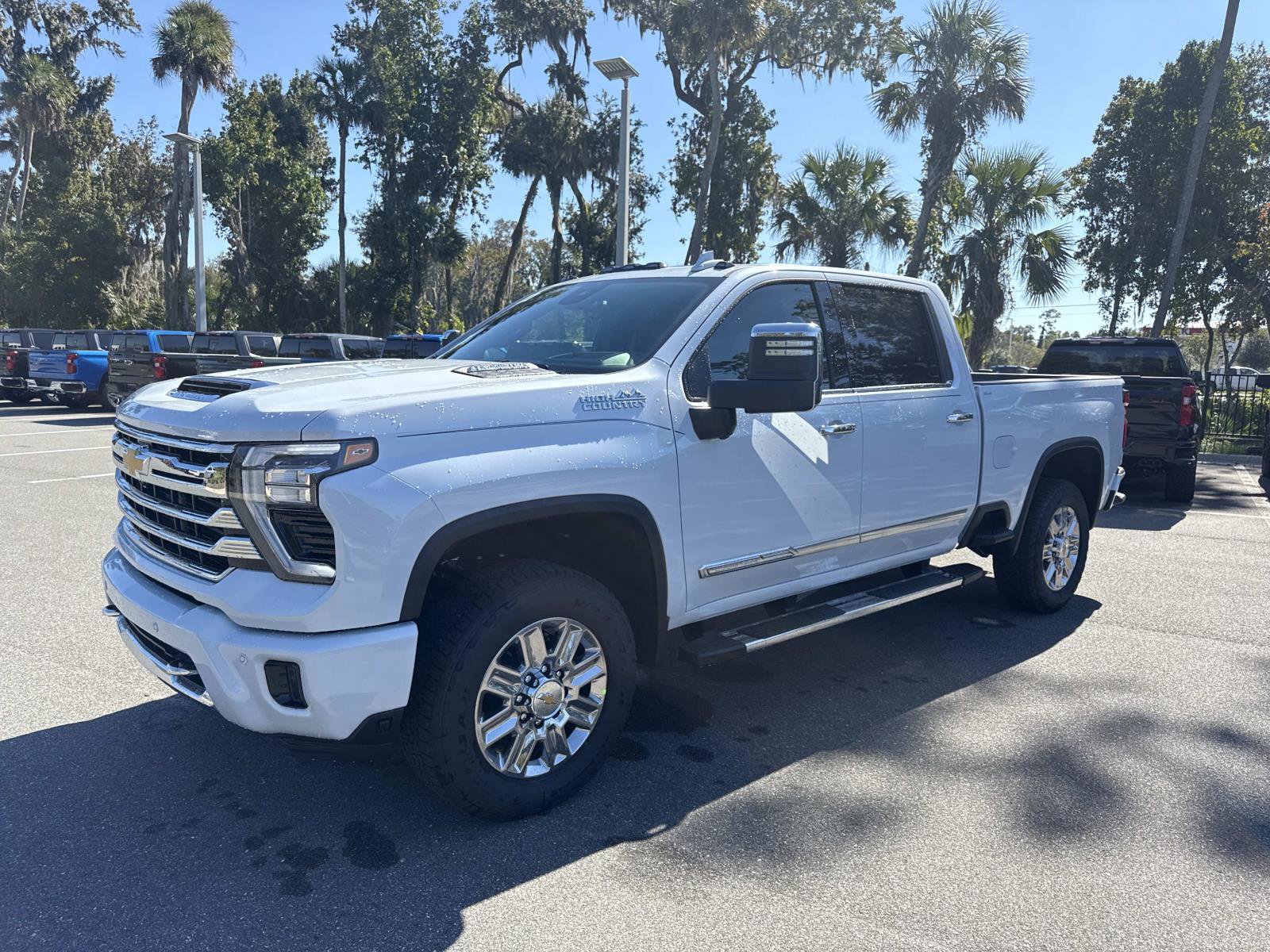 2026 Chevrolet Silverado High Country photo 4