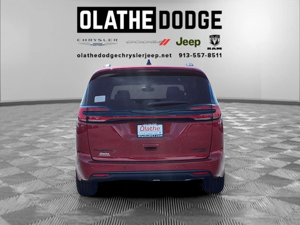 2026 Chrysler Pacifica Limited photo 20