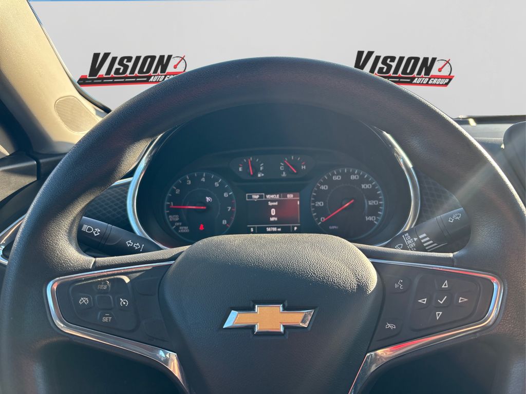 2017 Chevrolet Malibu 1LT photo 19