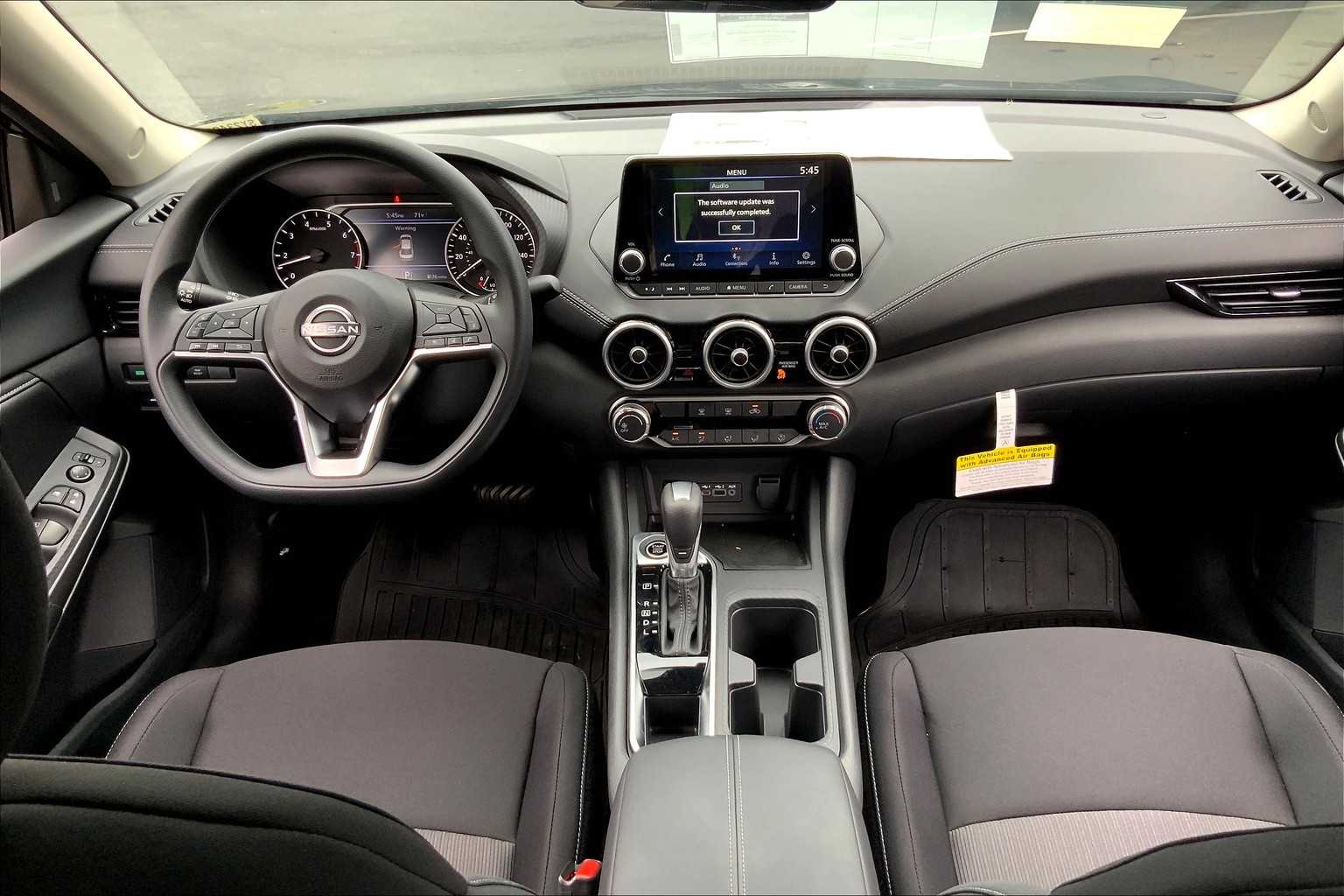 2025 Nissan Sentra SV photo 5