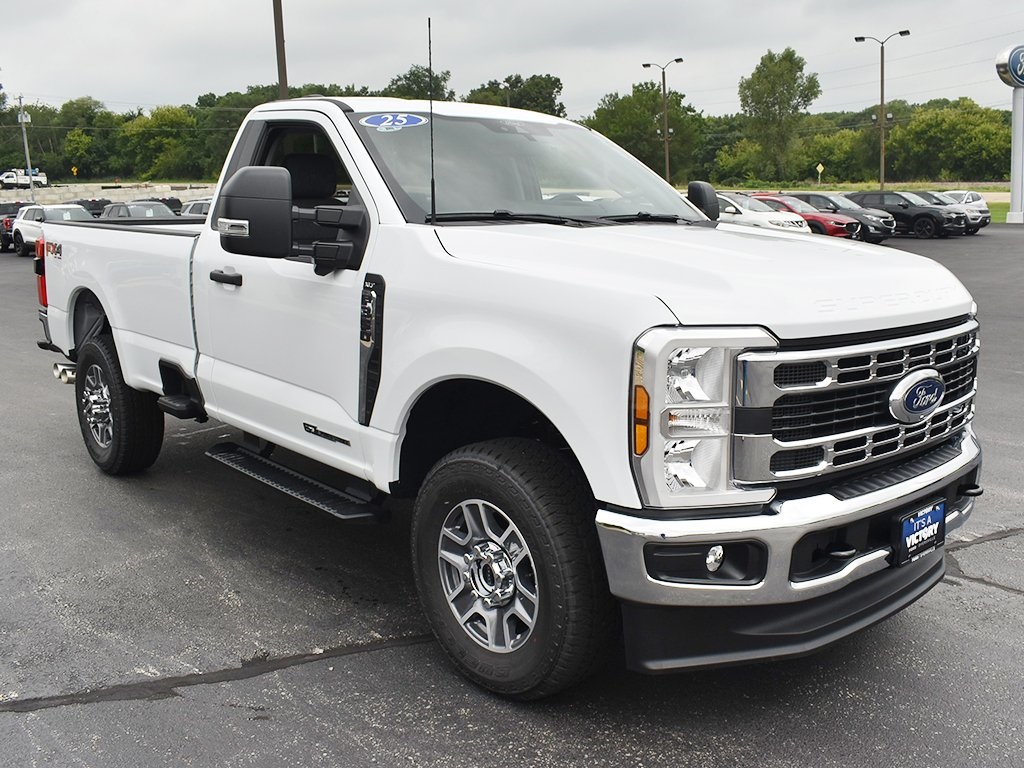 2025 Ford F-350 XLT photo 6