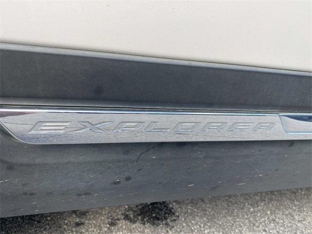 2018 Ford Explorer XLT photo 11
