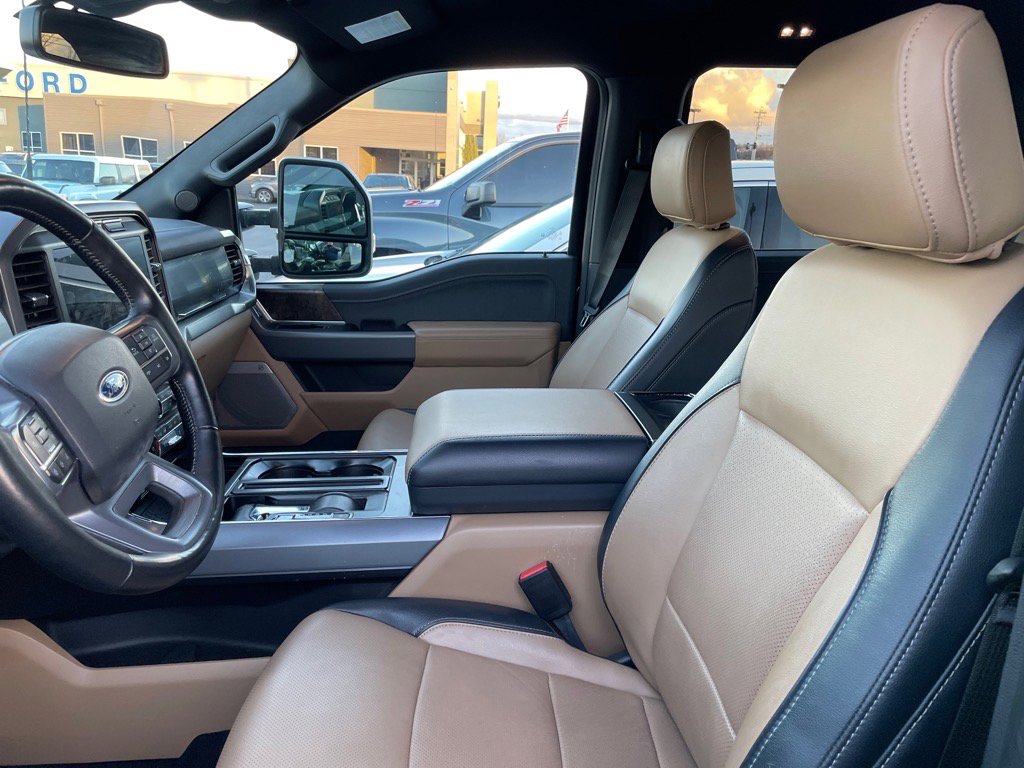 2023 Ford F-150 Lariat photo 2