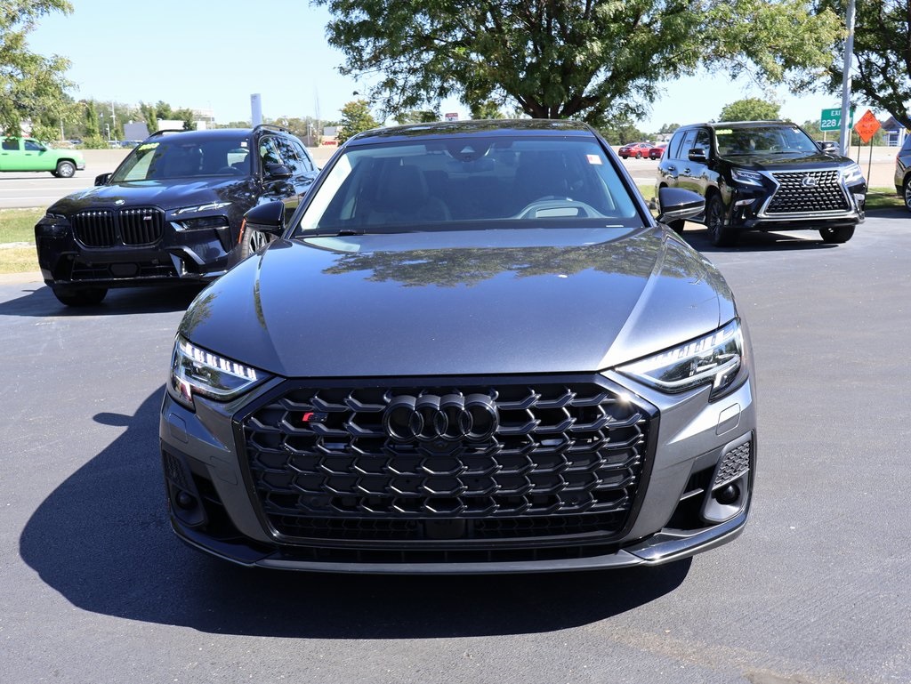 2023 Audi S8 4.0T Quattro photo 3