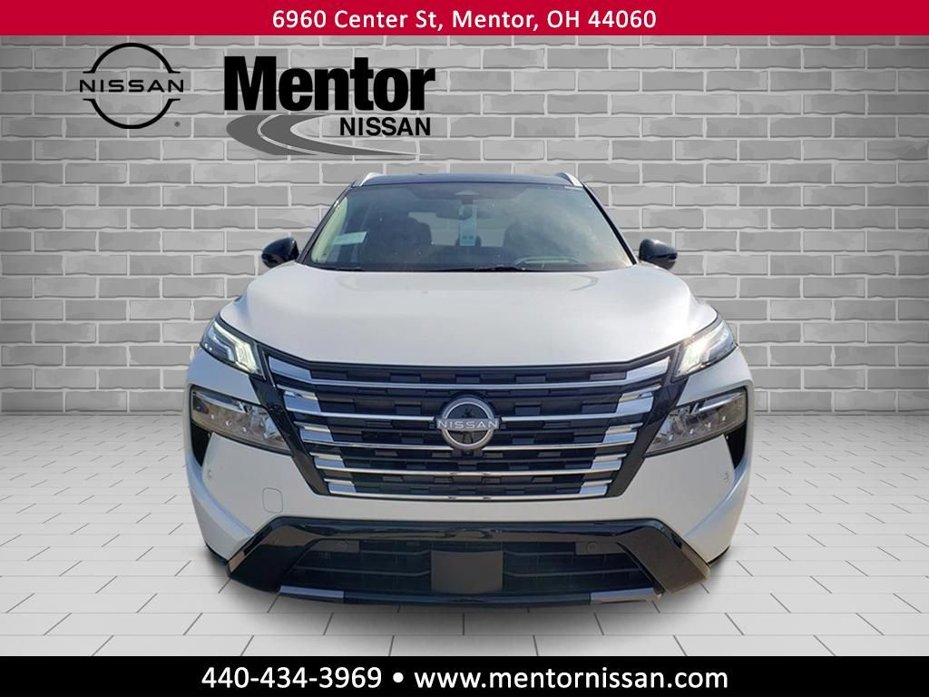 2026 Nissan Rogue Platinum photo 2