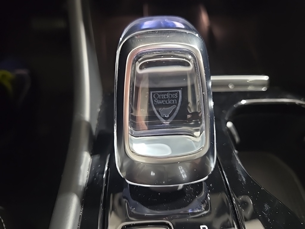 2025 Volvo XC40 Plus photo 15