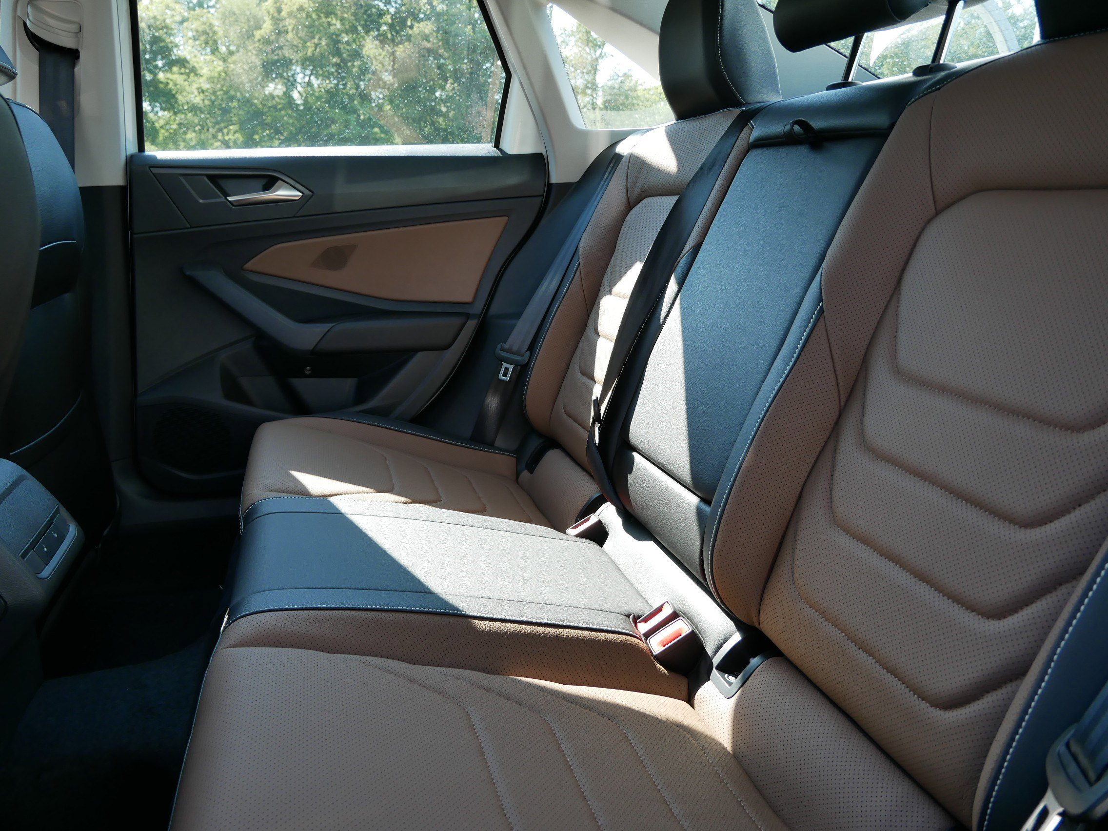 2025 Volkswagen Jetta SEL photo 5