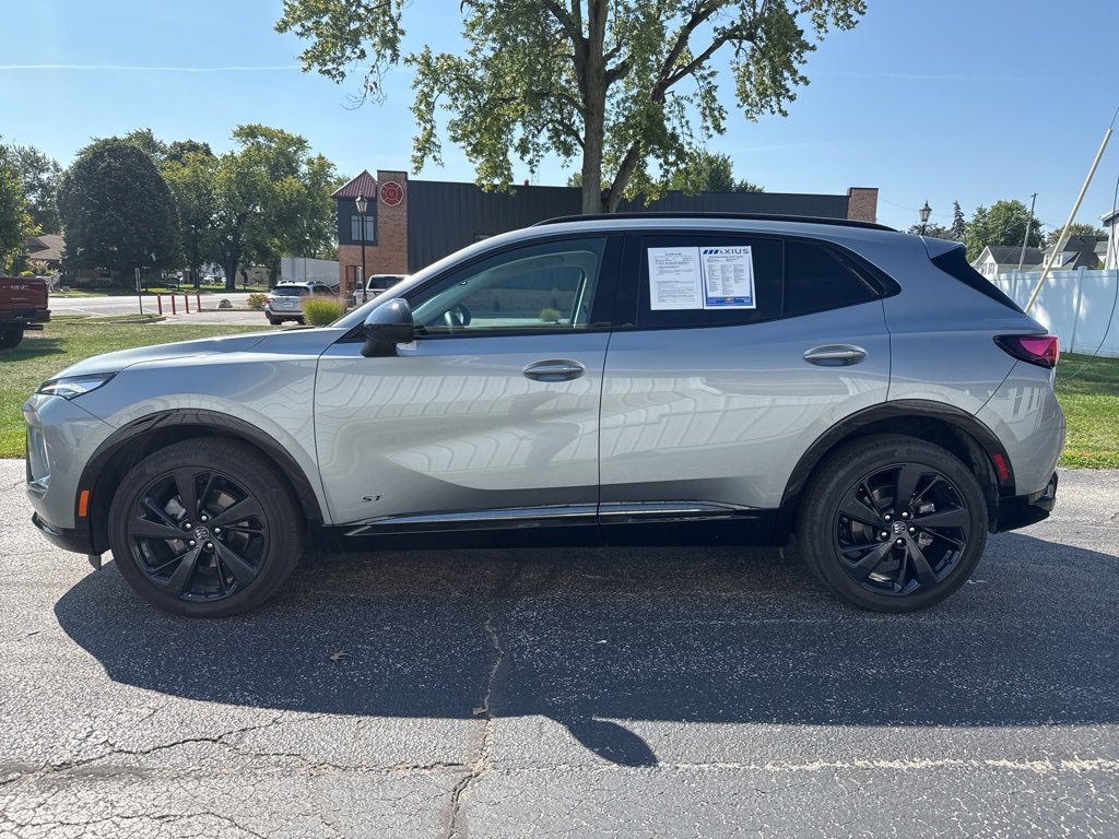 2025 Buick Envision Sport Touring photo 3
