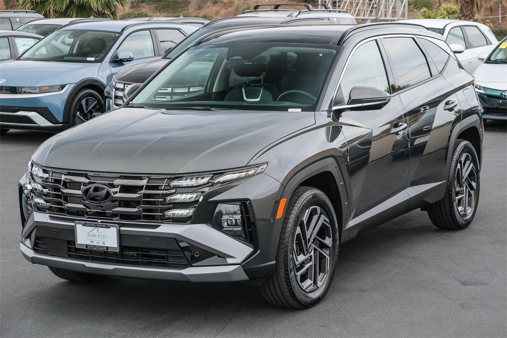 2025 Hyundai Tucson Hybrid Limited photo 2