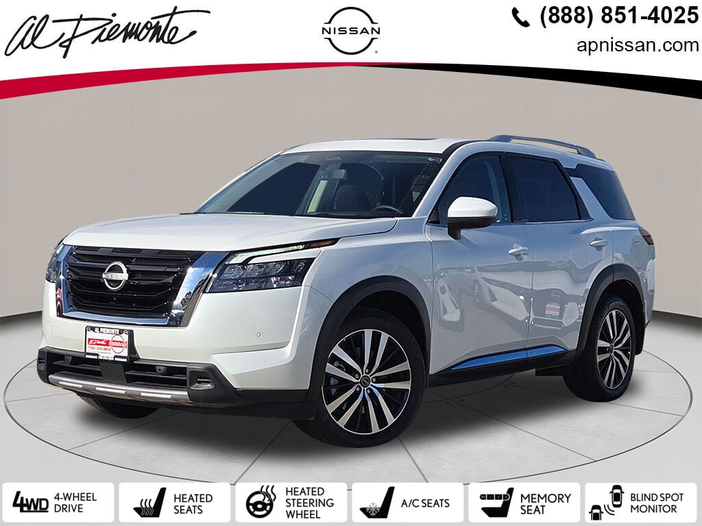 2025 Nissan Pathfinder Platinum's photo