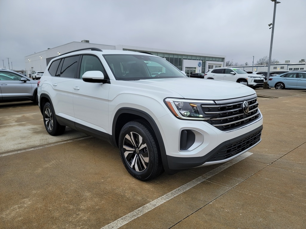 2026 Volkswagen Atlas SE's photo