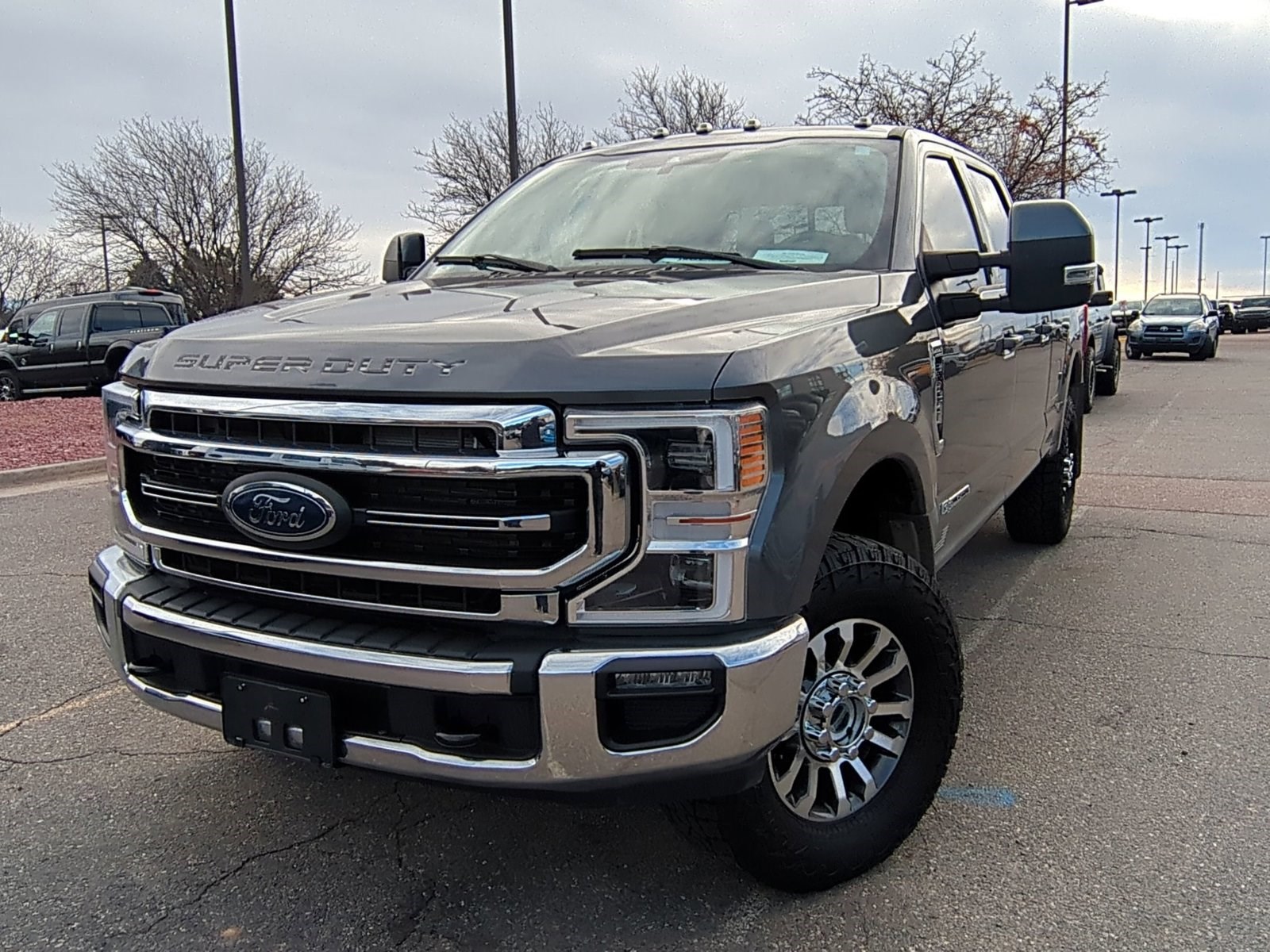 2022 Ford F-350 Super Duty Lariat's photo