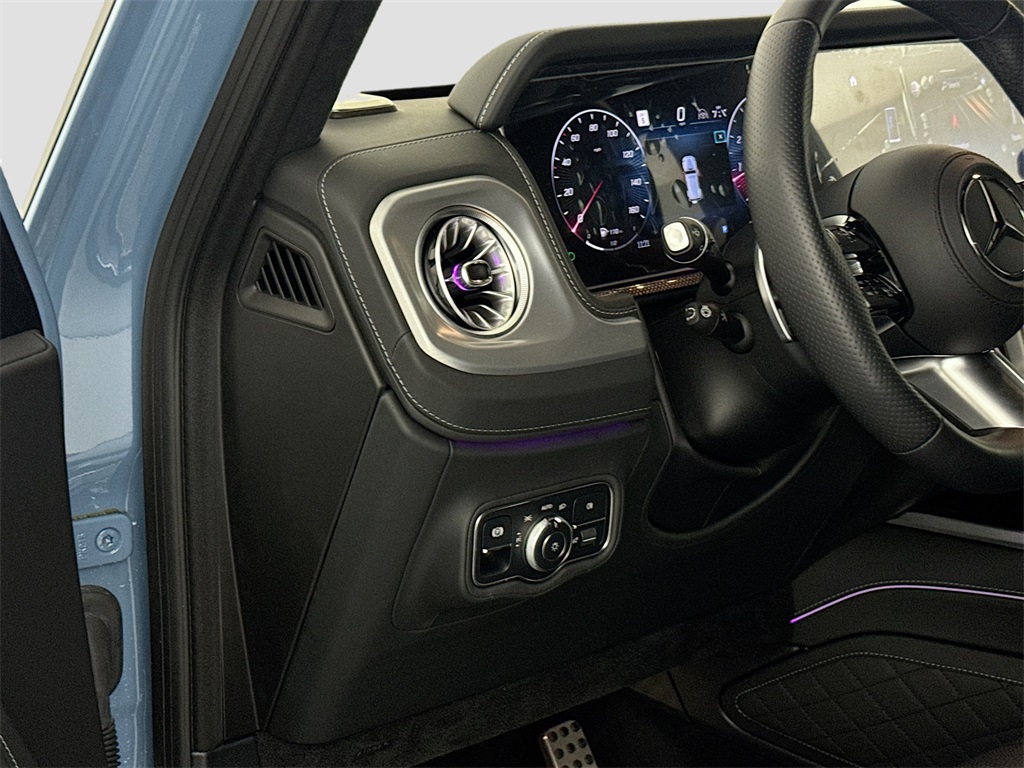 2025 Mercedes Benz G 550 photo 10
