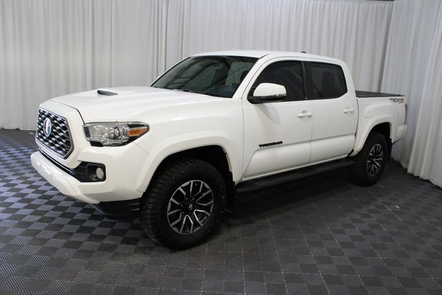 2021 Toyota Tacoma TRD Sport photo 3