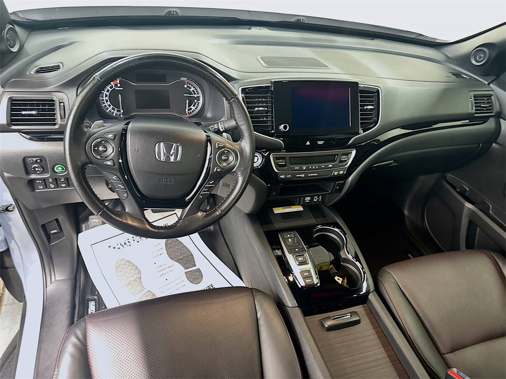 2023 Honda Ridgeline Black Edition photo 5