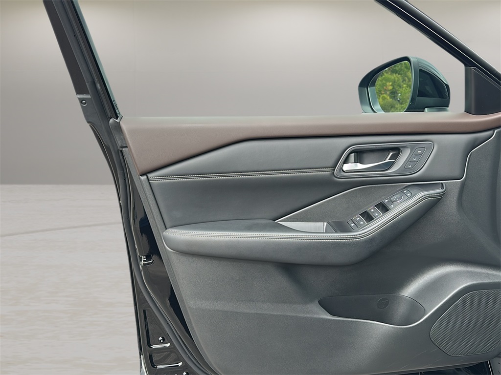 2023 Nissan Rogue SL photo 28