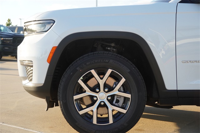 2025 Jeep Grand Cherokee Limited photo 2