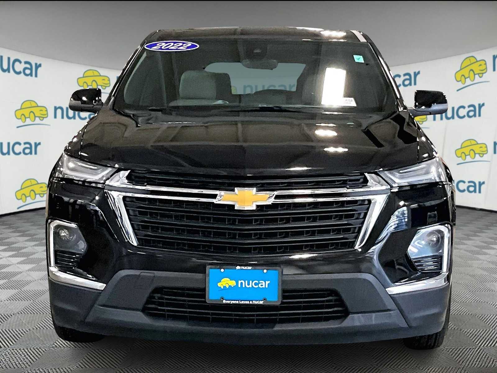 2022 Chevrolet Traverse LS photo 2