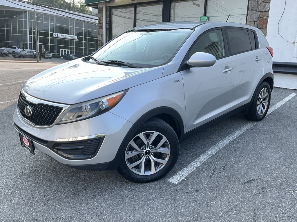 Used 2016 Silver Kia LX image 1
