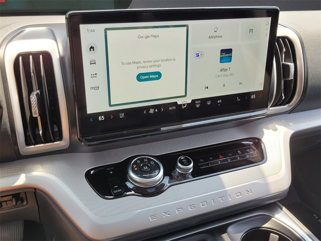 2025 Ford Expedition photo 19