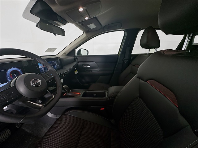 2025 Nissan Kicks SR photo 19