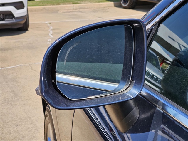 2022 Volvo XC60 B5 Momentum photo 11