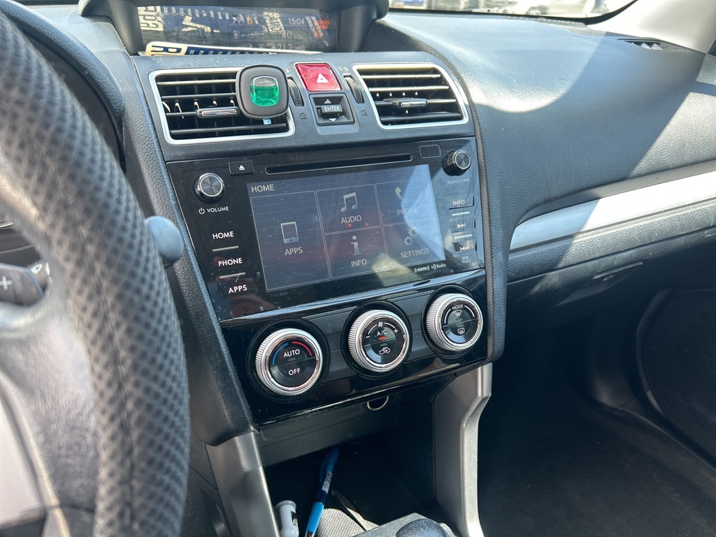 2017 Subaru Forester 2.0XT Premium photo 3