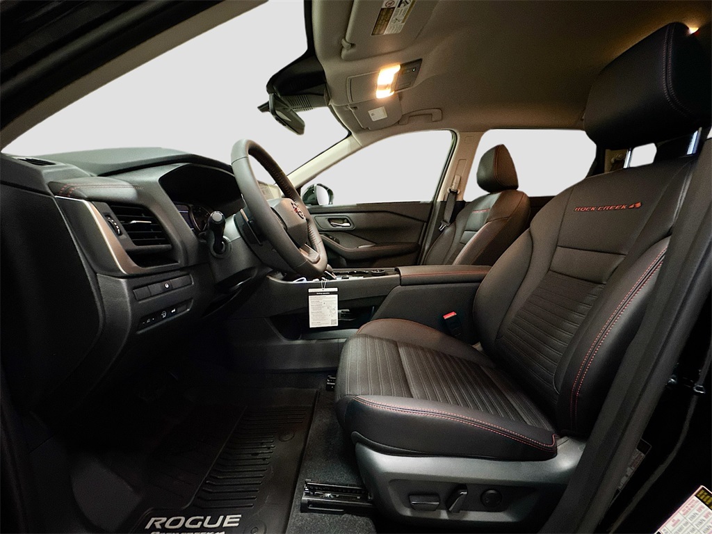2026 Nissan Rogue SV photo 4