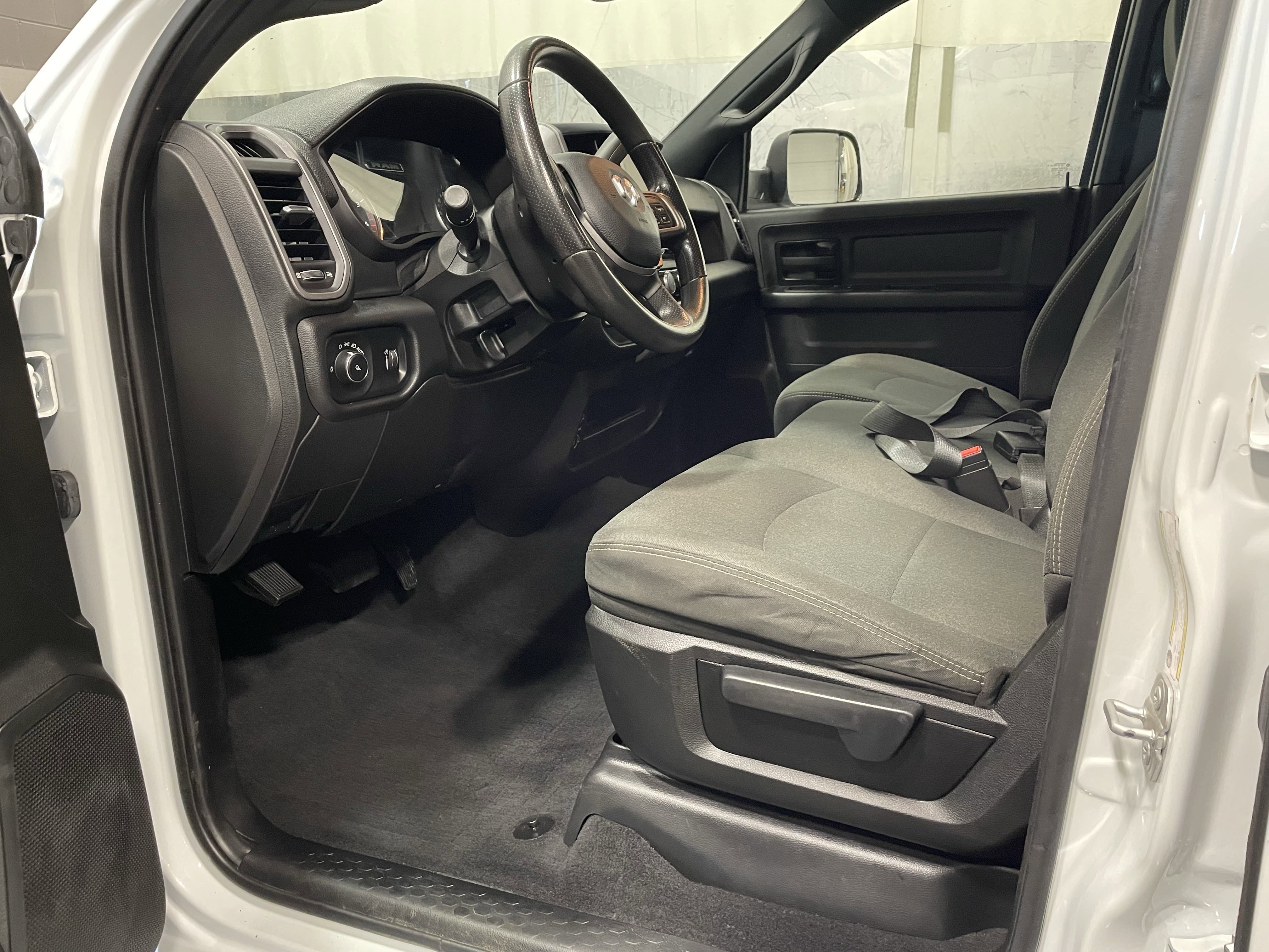 2022 Ram 3500 Tradesman photo 3
