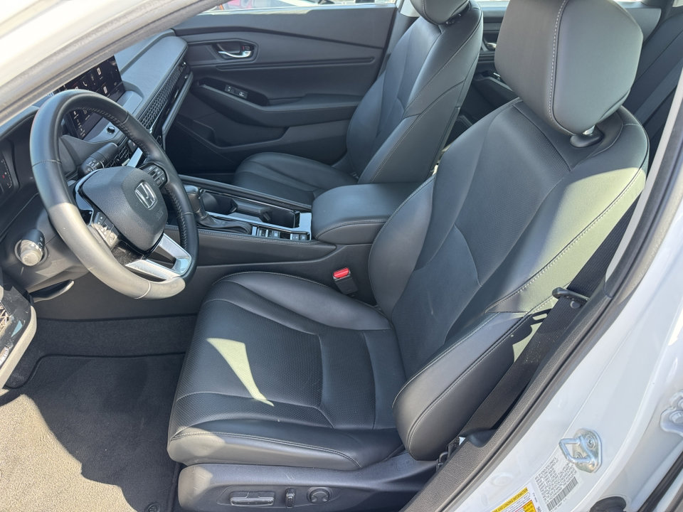 2023 Honda Accord Hybrid Touring photo 2