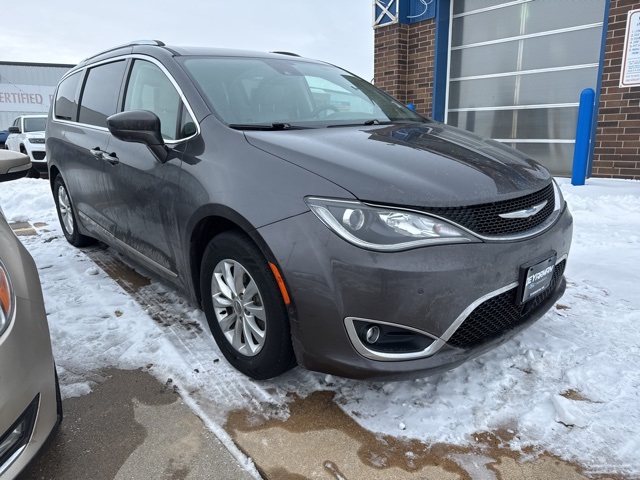 2018 Chrysler Pacifica Touring L Plus's photo