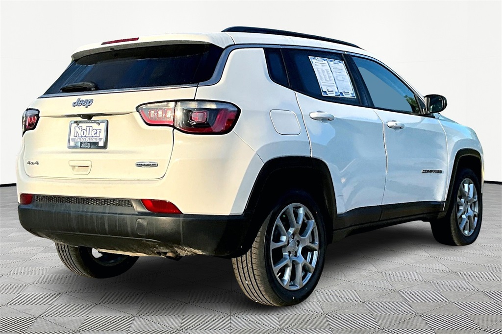 Used 2022 Jeep Compass Latitude Lux with VIN 3C4NJDFB4NT177549 for sale in Kansas City