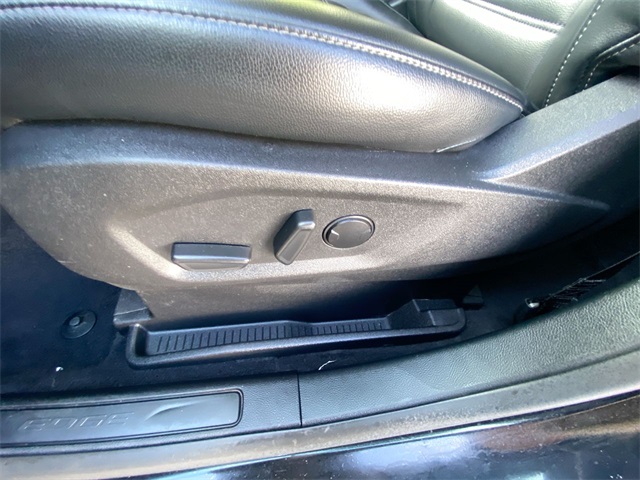 2022 Ford Edge SEL photo 3