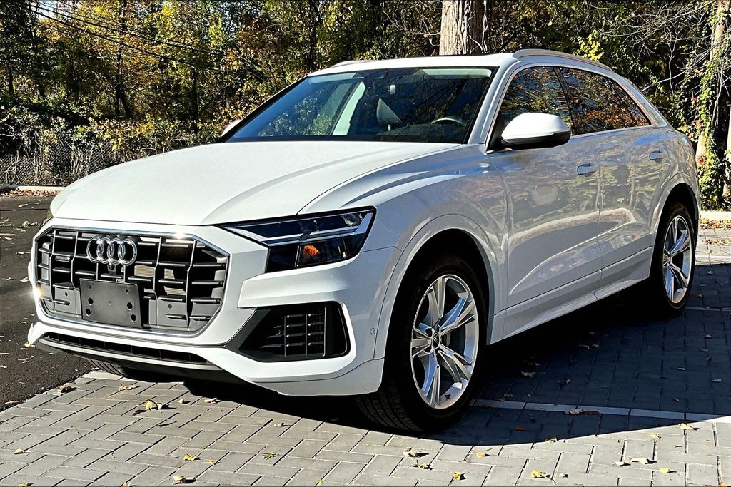 2022 Audi Q8 Premium