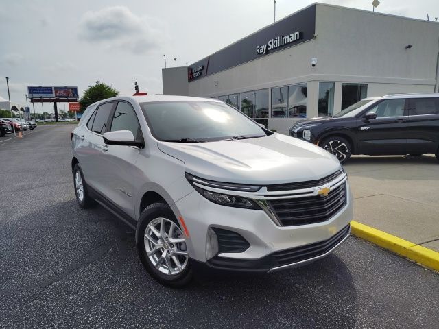 2022 Chevrolet Equinox LT's photo