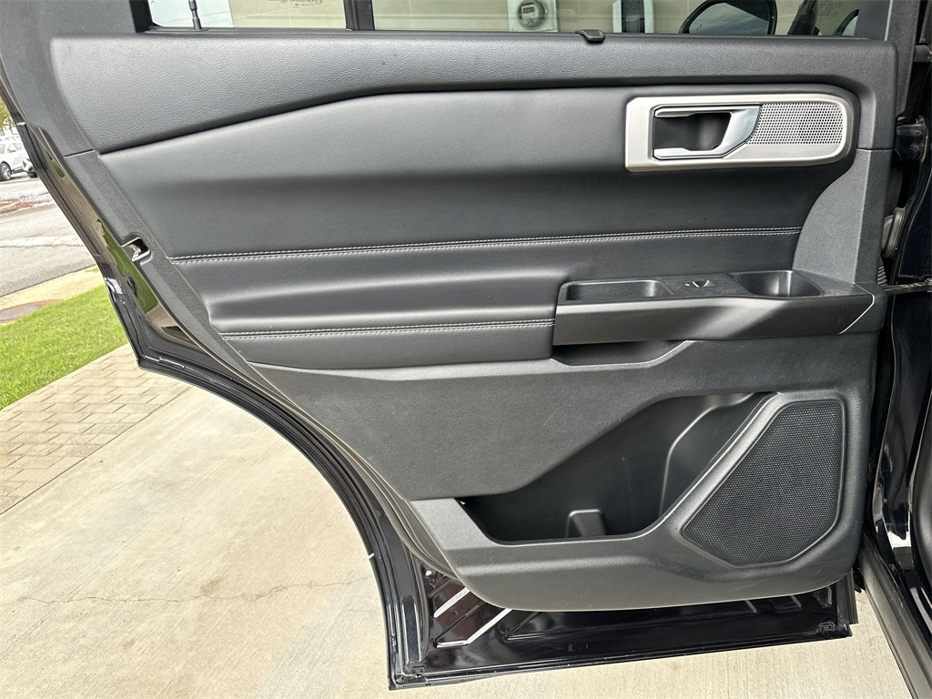 2020 Ford Explorer Limited photo 23