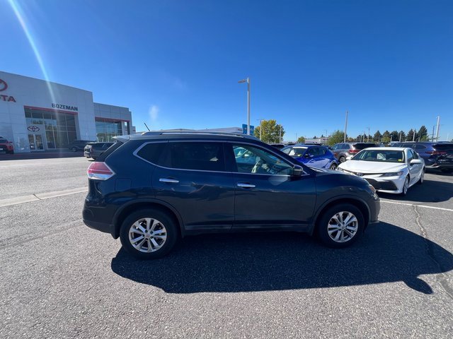 2015 Nissan Rogue SV photo 3
