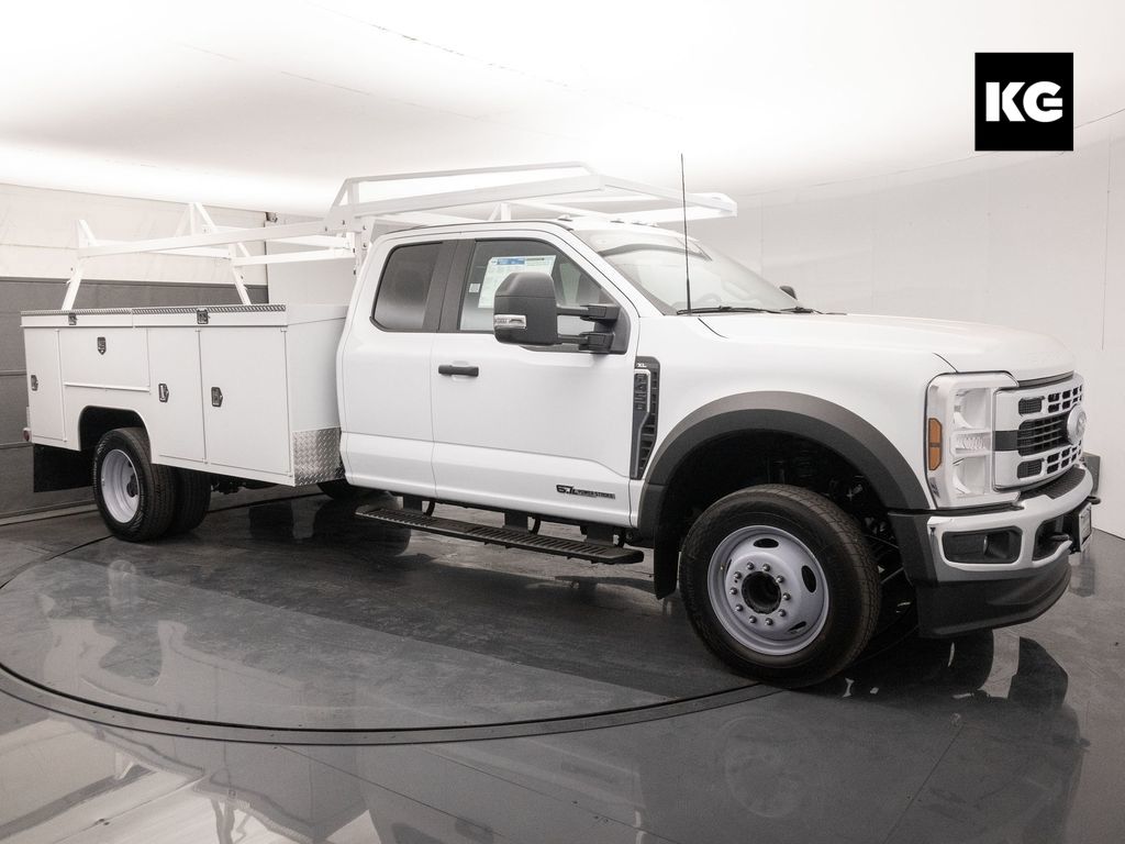 2026 Ford F-450 Super Duty Chassis Cab XL's photo