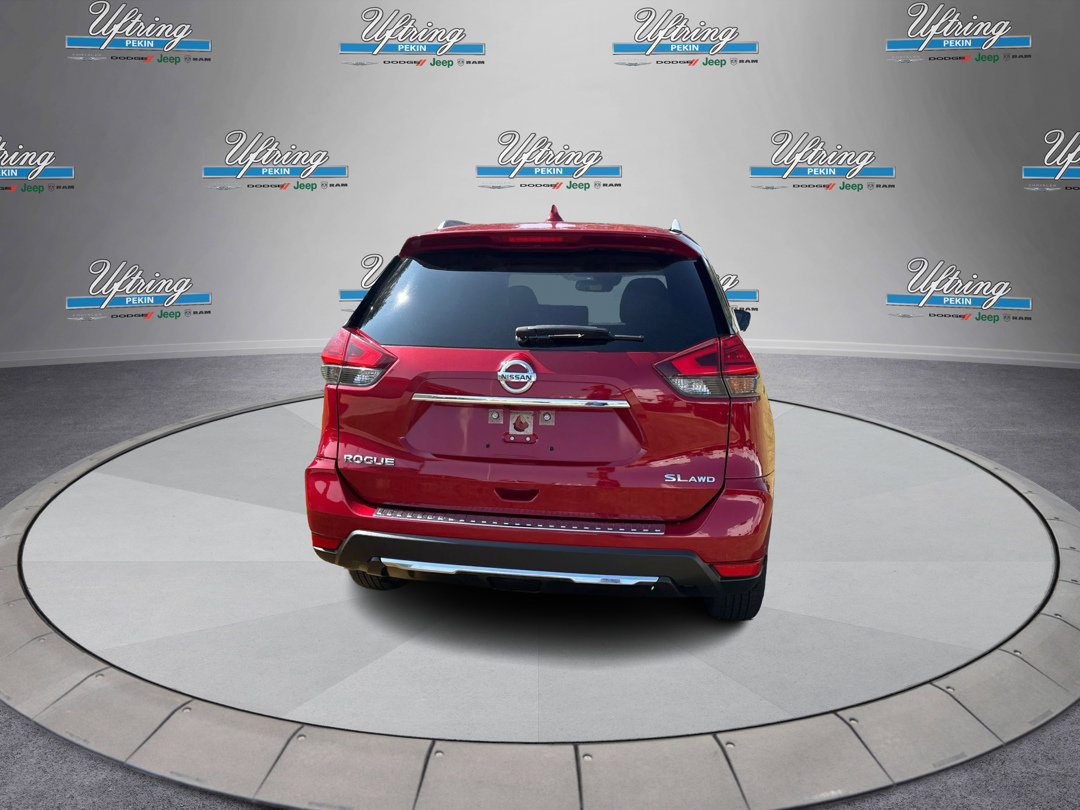 2017 Nissan Rogue SL photo 3
