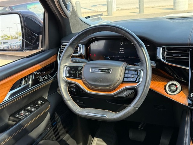 2023 Jeep Grand Wagoneer III photo 11