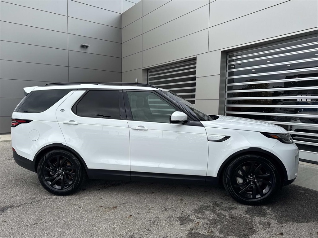 2020 Land Rover Discovery HSE photo 7
