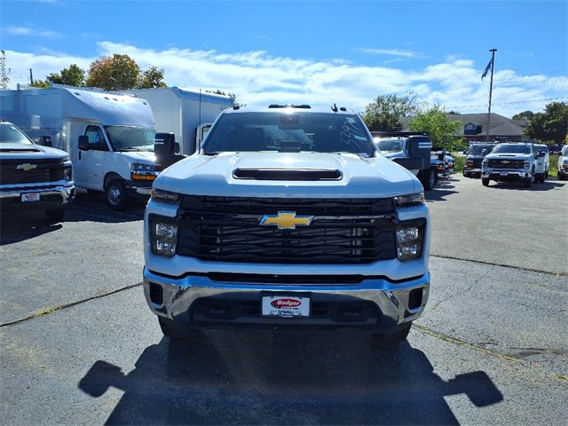 2025 Chevrolet Silverado 3500HD Work Truck photo 2