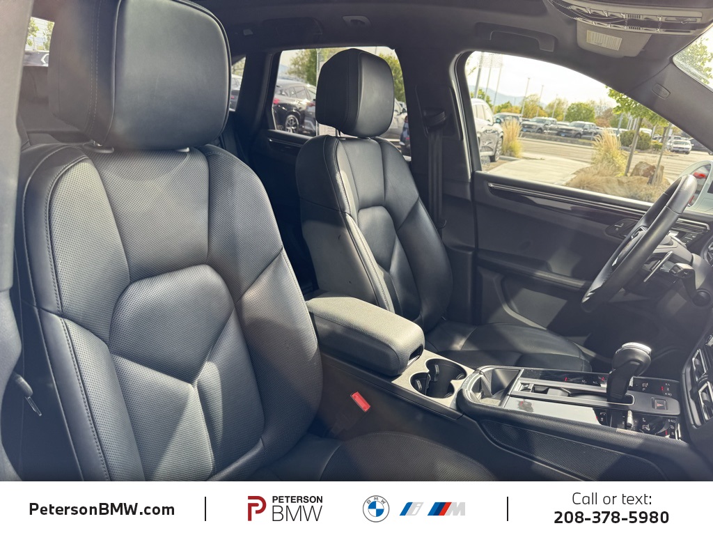 2024 Porsche Macan Base photo 19