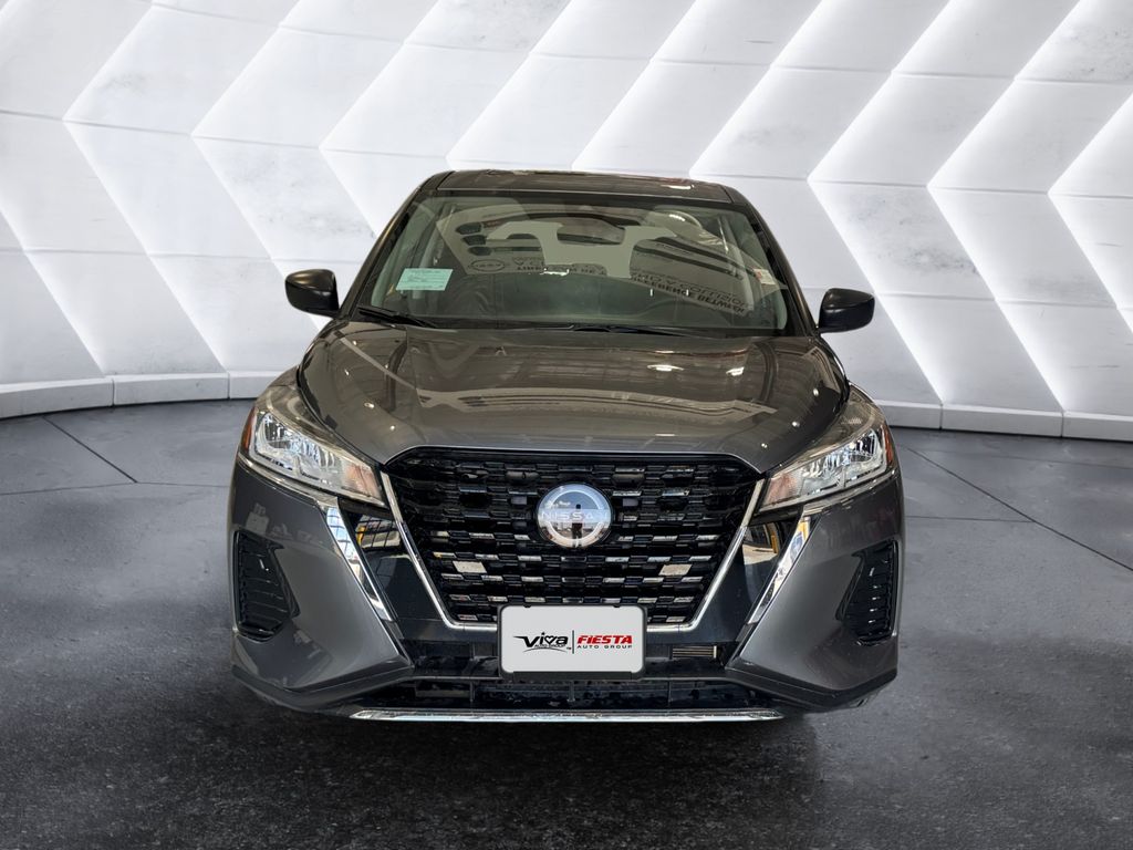 2024 Nissan Kicks S photo 2