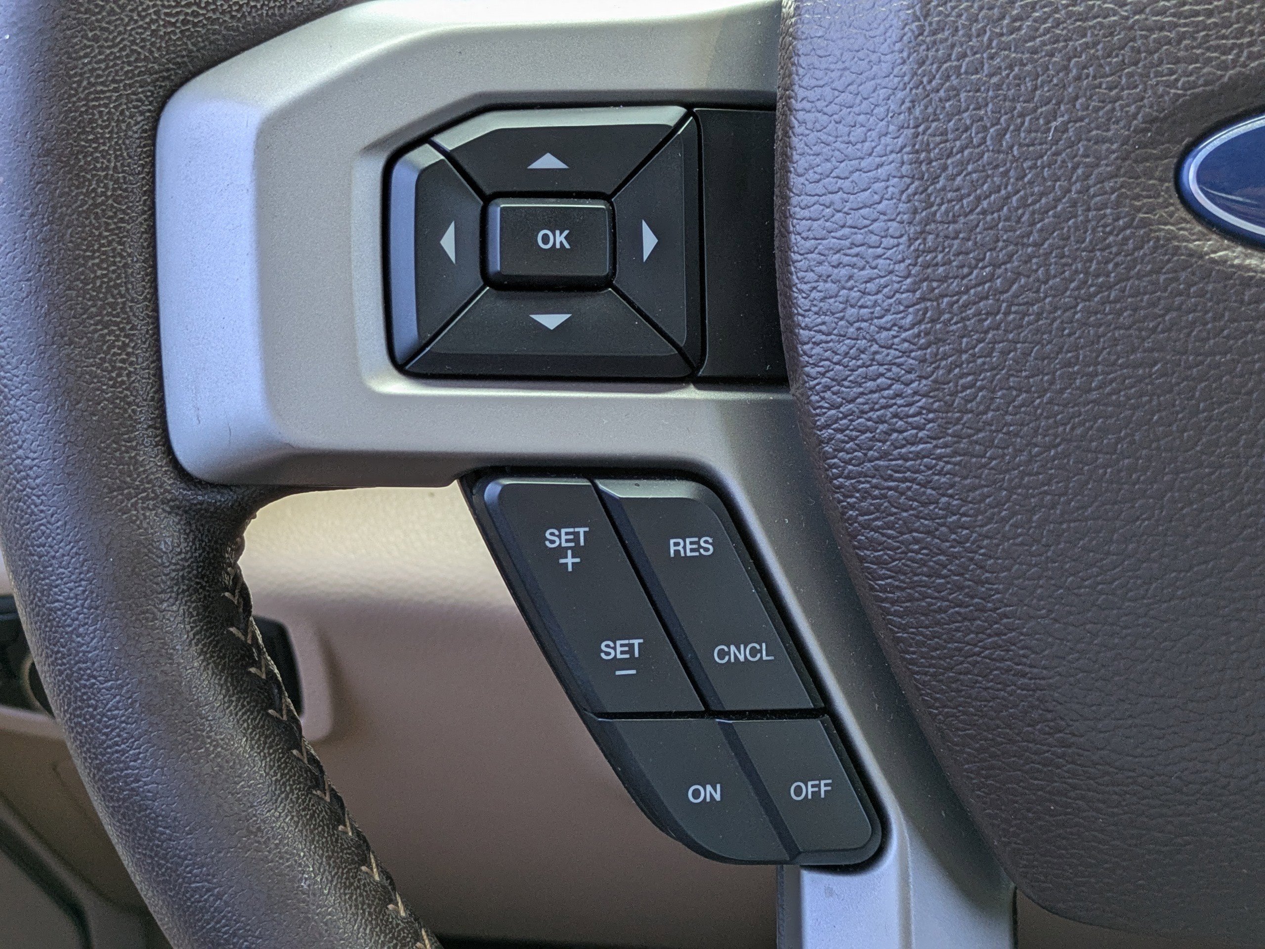 2019 Ford F-150 Lariat photo 19