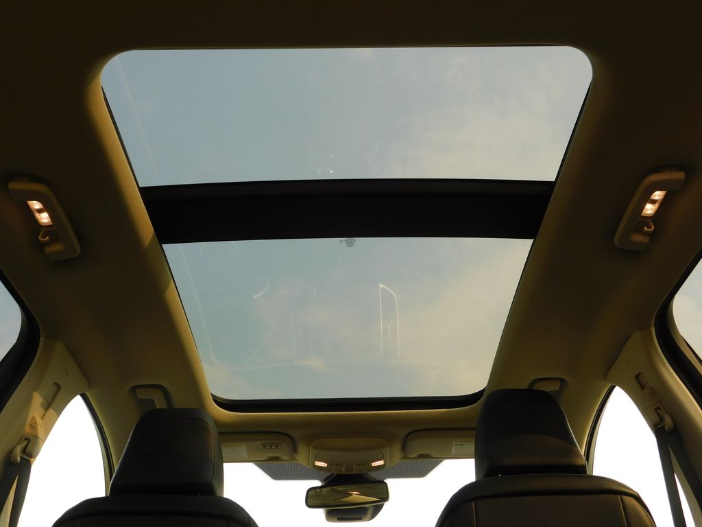 2022 Ford Edge SEL photo 15