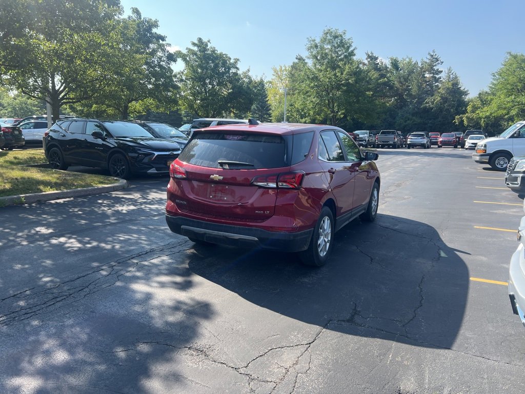 2023 Chevrolet Equinox LT photo 2