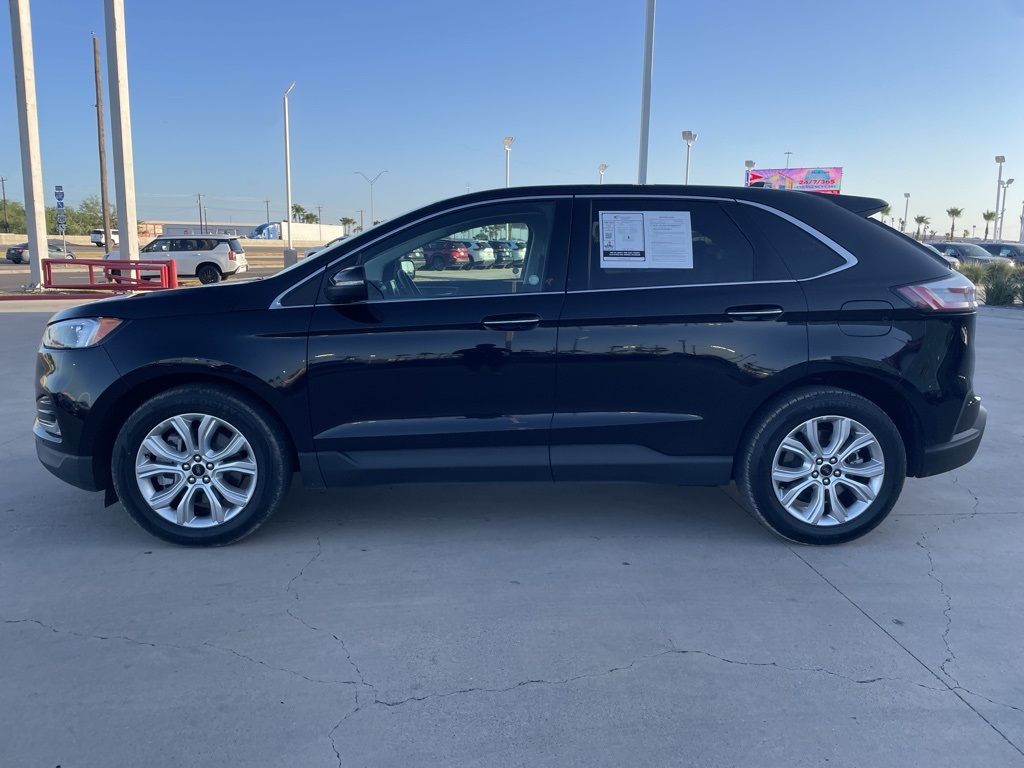 2024 Ford Edge Titanium photo 2